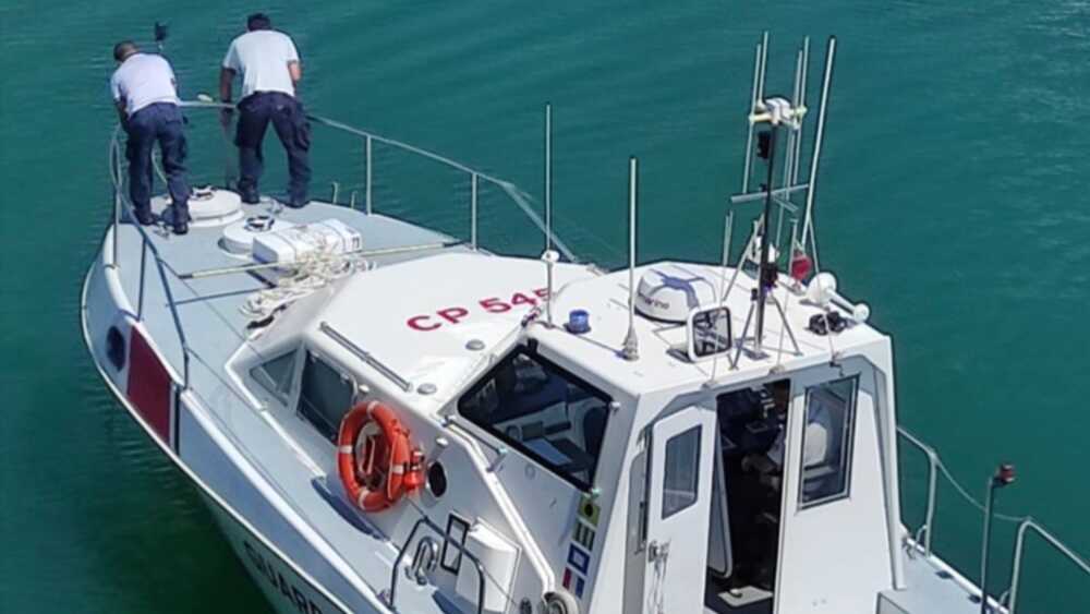 Scompare fra le onde sulla tavola sup a Civitavecchia, 14enne ritrovato dalla Guardia Costiera