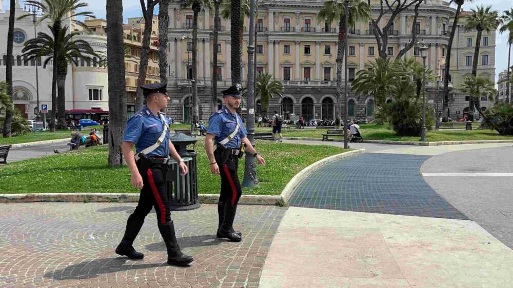 Carabinieri piazza adriana Carabinieri piazza adriana