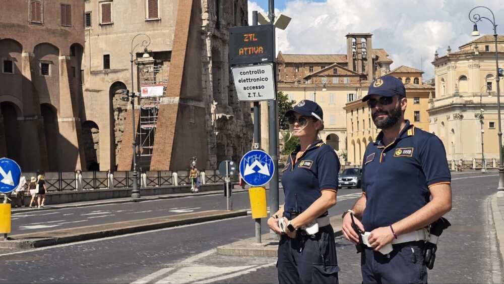 Controlli ZTL Polizia Locale Roma capitale municipale
