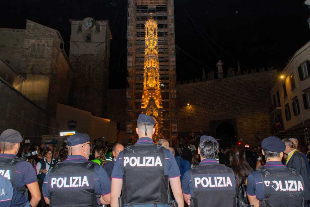Polizia Macchina santa rosa 3 Polizia Macchina santa rosa 6