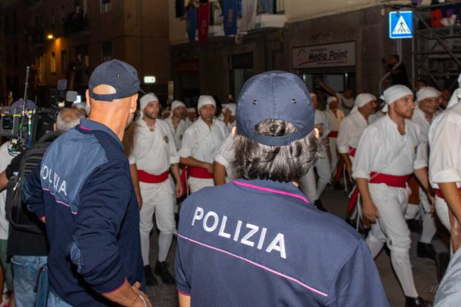 Polizia Macchina santa rosa facchini