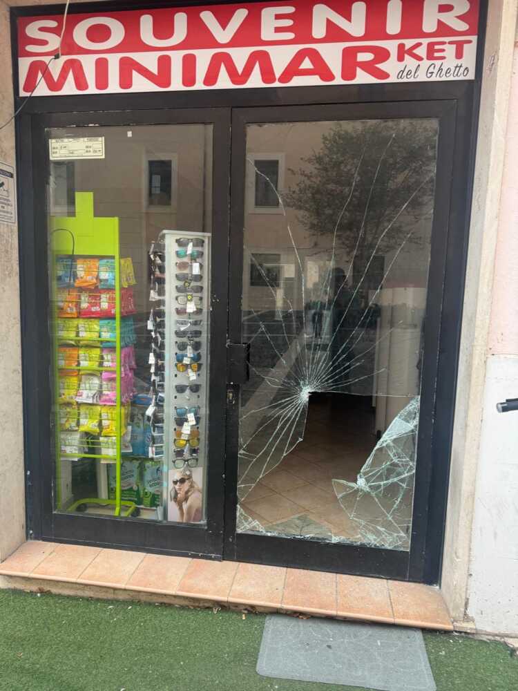 furto civitavecchia souvenir furto civitavecchia souvenir