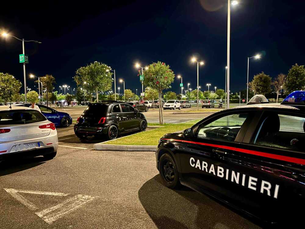 parcheggio da vinci carabinieri Gare clandestine di velocità Fiumicino (5) parcheggio da vinci carabinieri Gare clandestine di velocità Fiumicino (3)