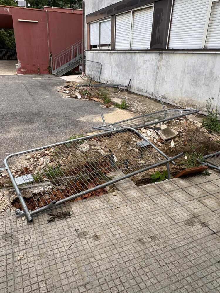 scuola allumiere faggeto transenna buca scuola allumiere faggeto transenna buca