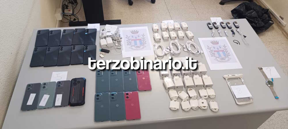 telefoni sequestrati carcere civitavecchia