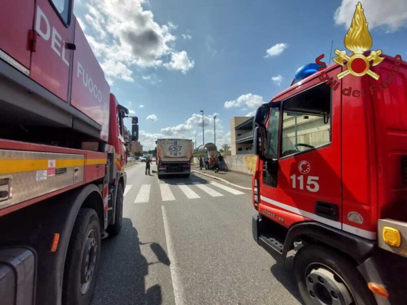 vvf vigili fuoco pompieri carro sollevamenti camion (1)