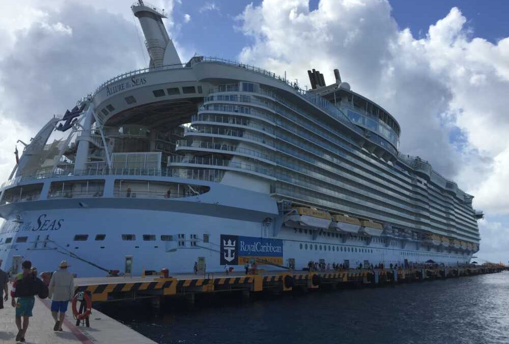 Arriva a Civitavecchia la Allure of The Seas, nave da crociera da 6mila passeggeri