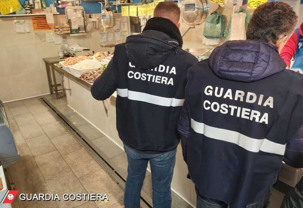 controllo pesca pescheria pesce guardia costiera 1