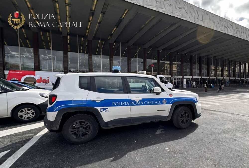 Palpeggia una turista colombiana a Termini, Roma Capitale denuncia un 24enne