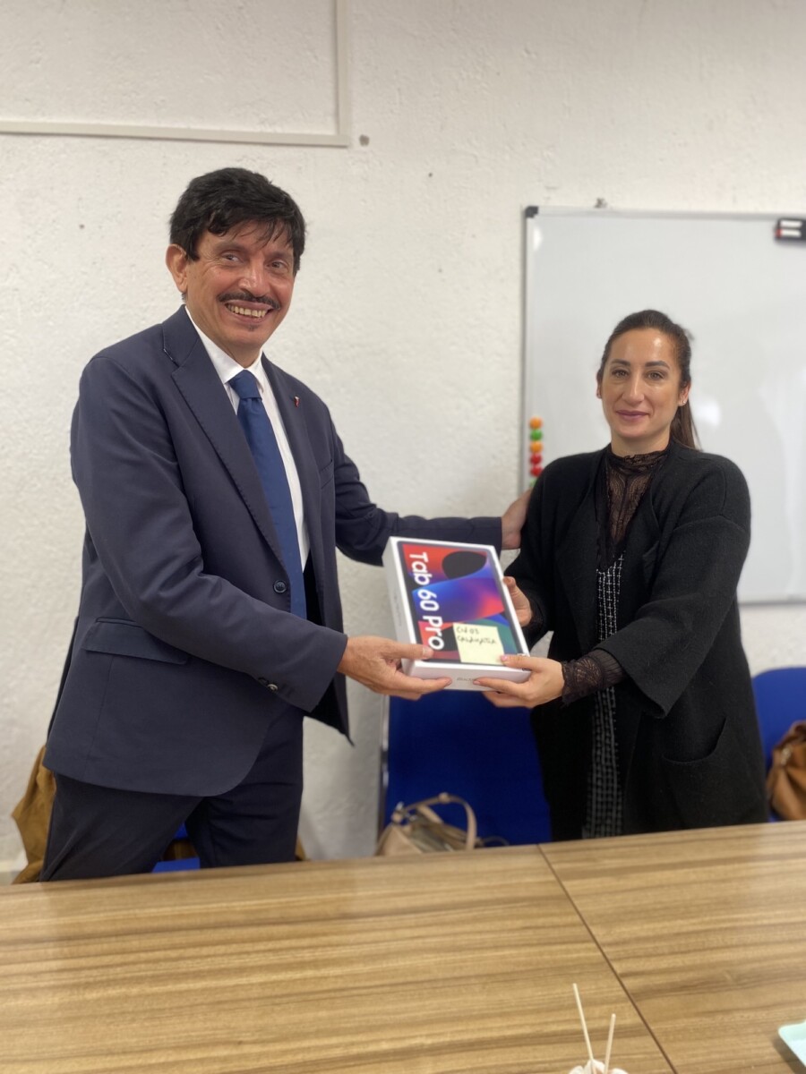 tablet sordi Sindaco e dott.ssa Sanfilippo tablet sordi Sindaco e dott.ssa Sanfilippo