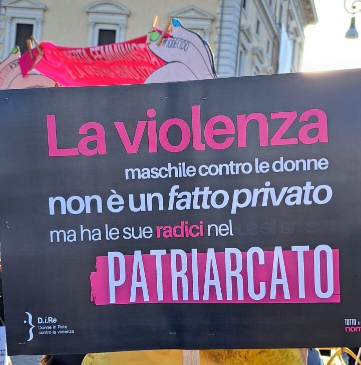 violenza donne scarpe rosse