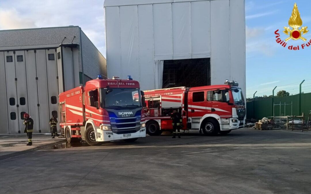 Si incendia una bombola in un capannone al  porto di Civitavecchia