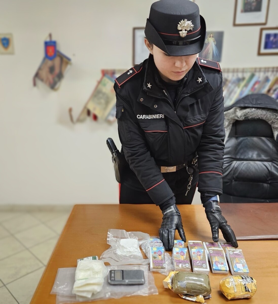 BRACCIANO - anguillara La droga sequestrata dai Carabinieri ad Anguillara Sabazia
