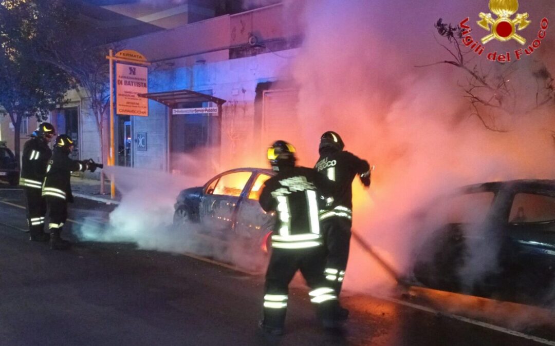 Ancora auto in fiamme a Civitavecchia