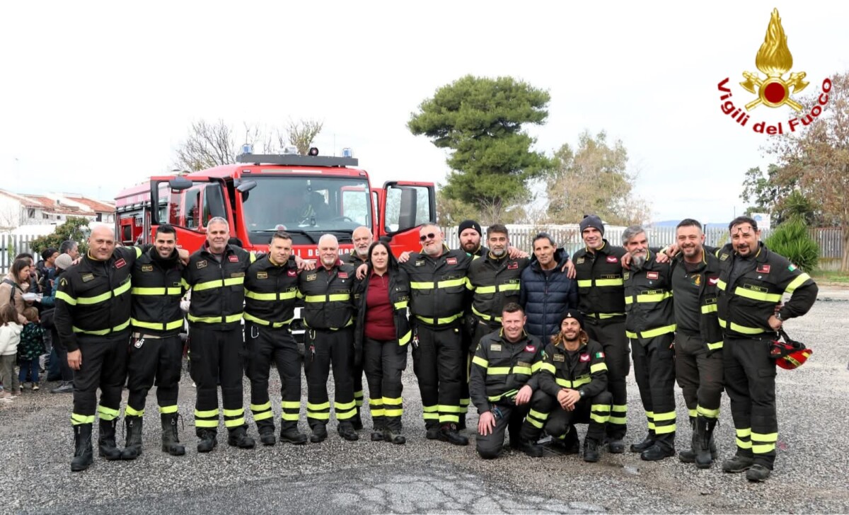 buon natale pompieri vvf vigili fuioco cerenova cerveteri