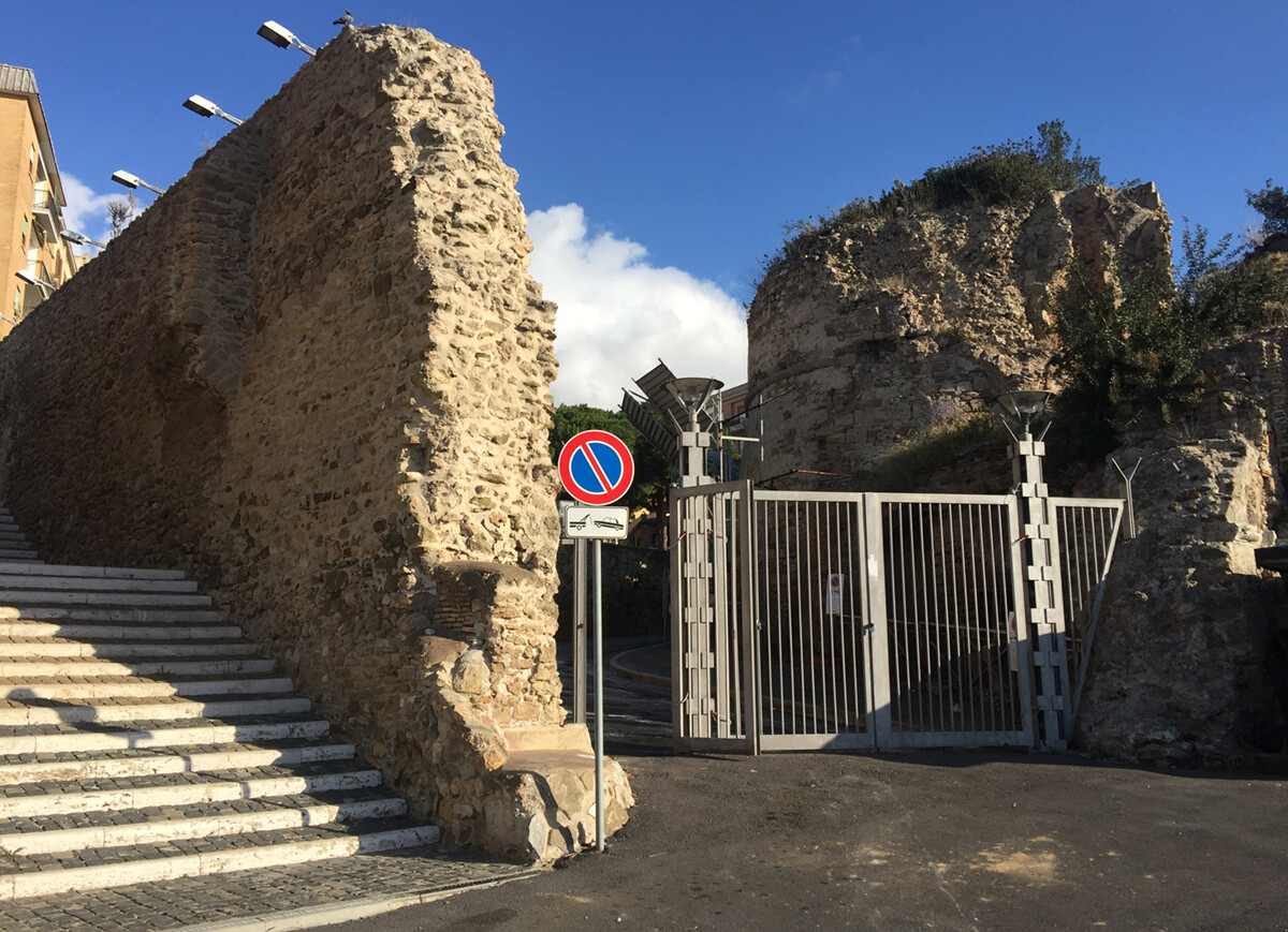 cancello rocca porta_marina_-_porto_di_civitavecchia