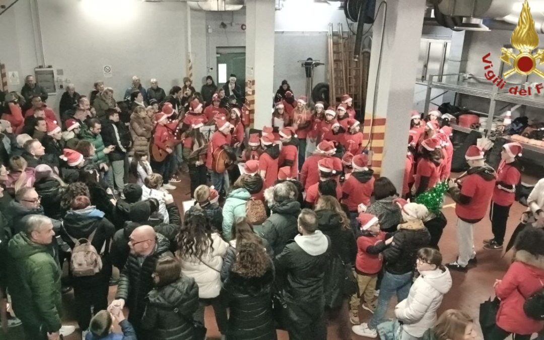 Le pastorelle omaggiano i pompieri di Civitavecchia