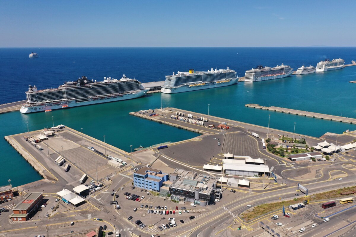 porto civitavecchia alto navi crociera antemurale (1)