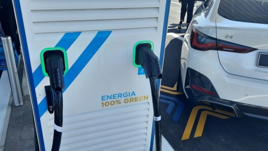 Ricarica rapida e gestione della batteria nei suv elettrici moderni: tutto quello che devi sapere