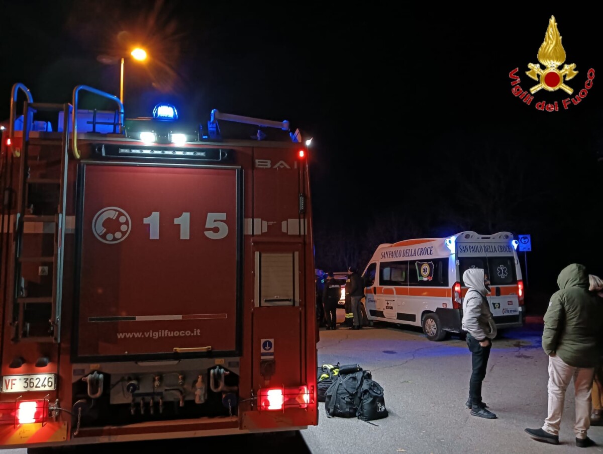 vvf vigili fuoco pompieri cerveteri ambulanza ricerche
