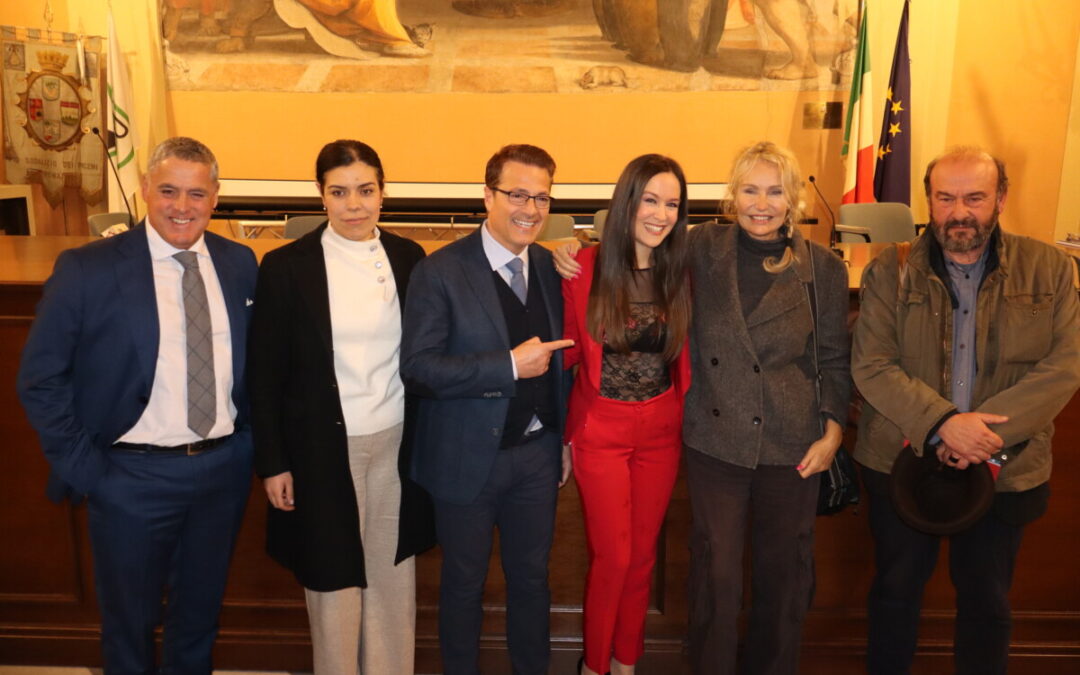 Anna Maria Travagliati continua ad accendere “Le luci della bellezza”