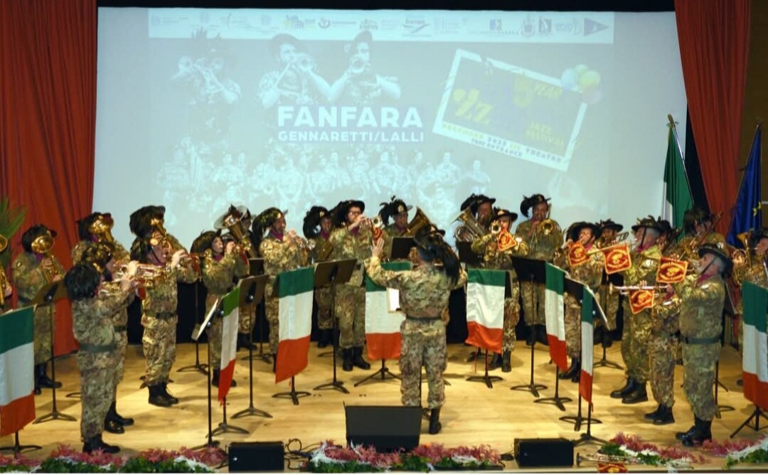 LA FANFARA GENNARETTI-LALLI DELLA SEZIONE INTERCOMUNALE LADISPOLICERVETERI A BRUXELLES