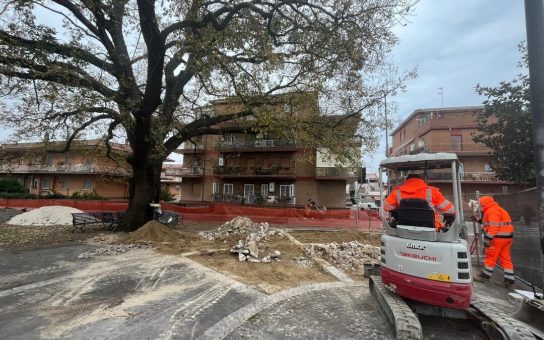 Lavori in corso alla Quercia di Largo Almunecar: cantieri aperti per una nuova pavimentazione drenante