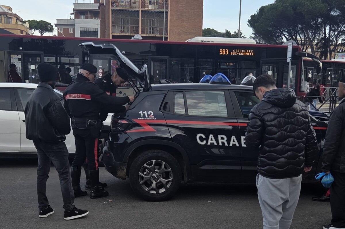 SAN PIETRO – Controlli dei Carabinieri a Cornelia (6) SAN PIETRO - Controlli dei Carabinieri a Cornelia (1)