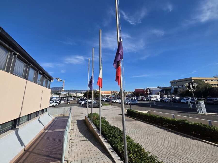 Giornata della Memoria a Ladispoli, Grando: “Bandiere a mezz’asta”