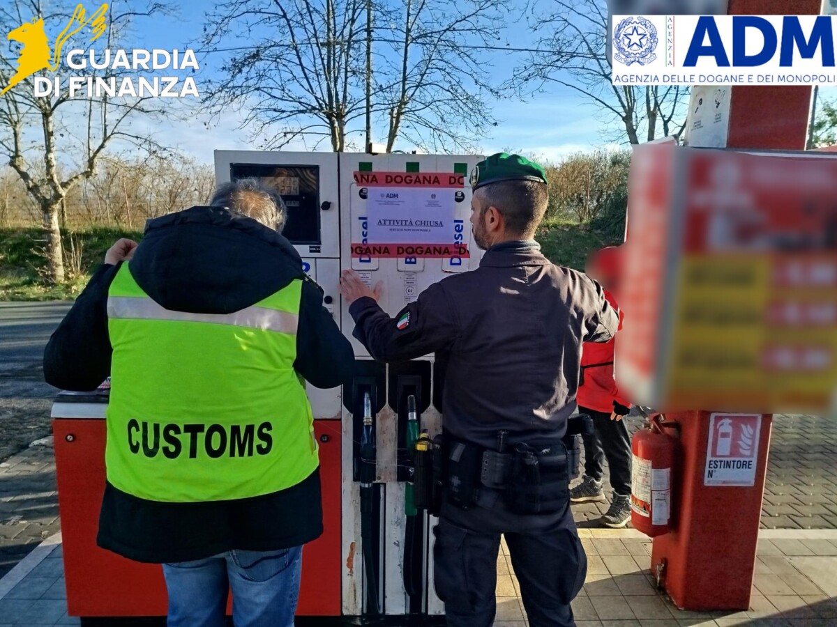 finanza dogane distributore benzina carburante pompa (4) finanza dogane distributore benzina carburante pompa (1)
