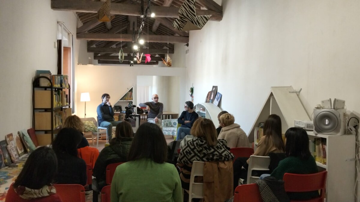 libro tolfa sala biblioteca