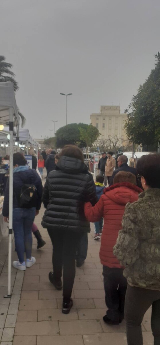 mercante in fiera viale garibaldi civitavecchia