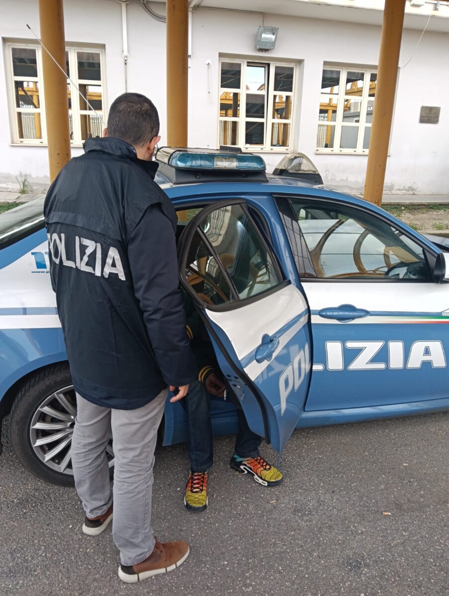 polizia arresto polizia arresto