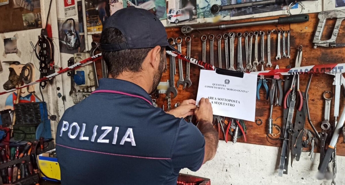 polizia officina abusiva