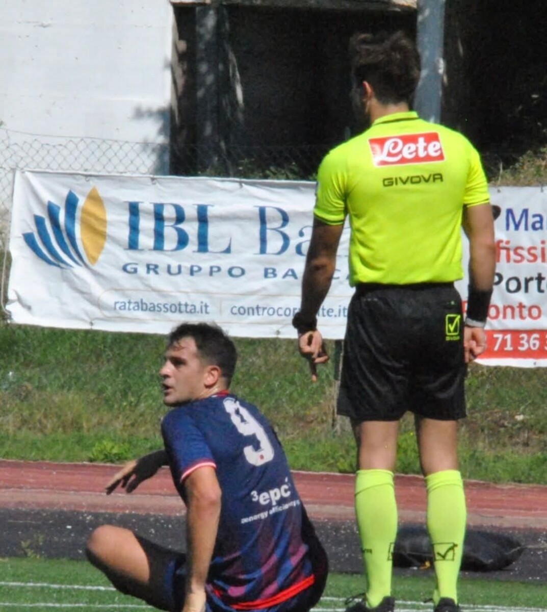 santa marinella calcio cerroni terra disperazione santa marinella calcio cerroni terra disperazione