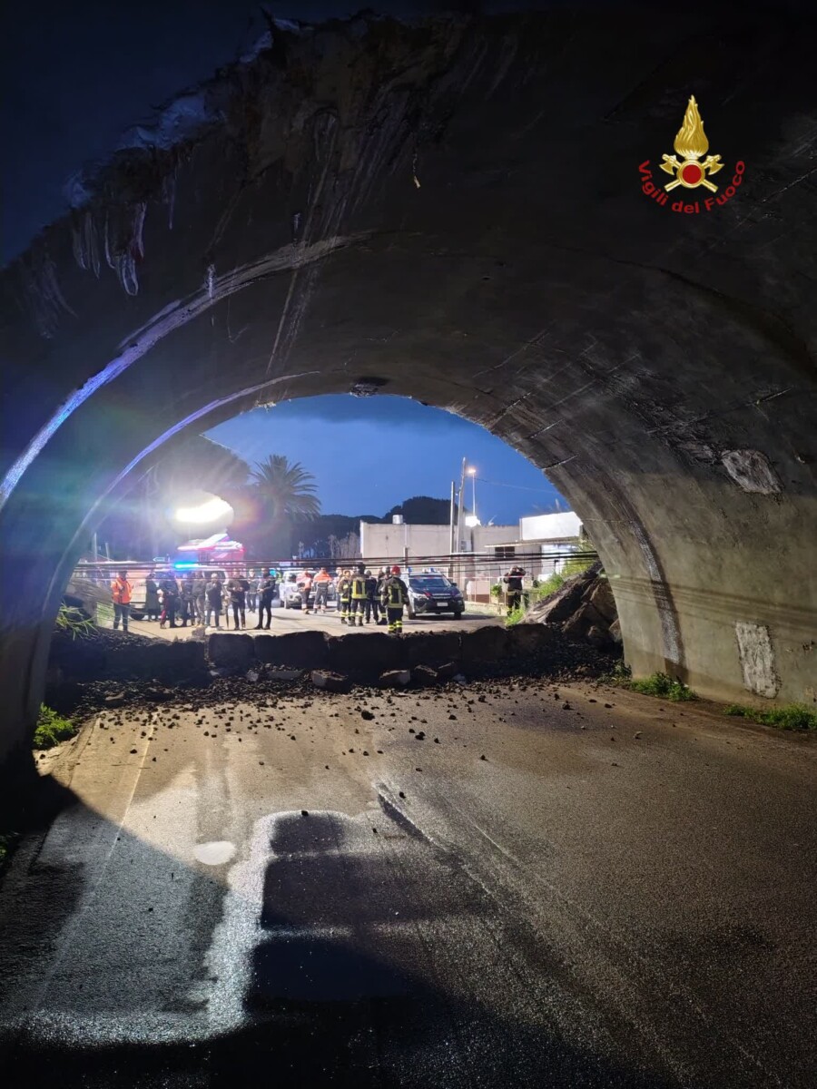 crollo ponte ferrovia santa marinella vvf vigili fuoco pompieri (3)