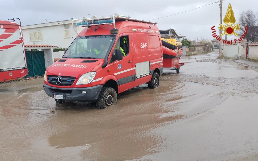 Il mare nelle case di Fiumicino, 60 persone evacuate
