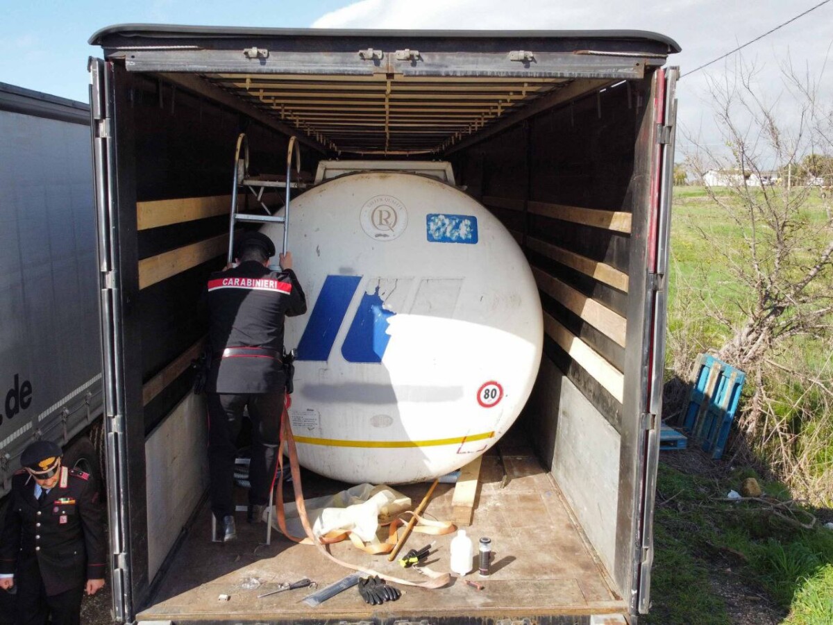 furto oleodotto cerveteri carabinieri (2)