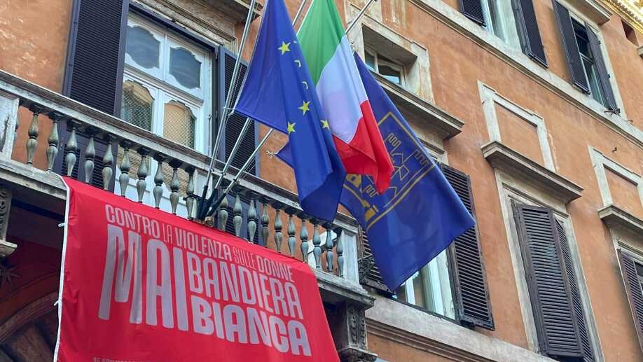 mai bandiera bianca donne anci