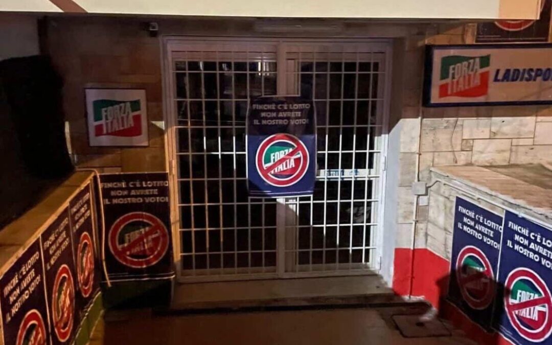 Manifesti anti-Lotito anche a Ladispoli