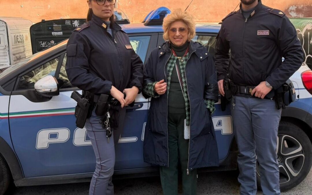 Derubano anziana e fanno “scorta” di sigarette con le sue carte: 3 arresti della Polizia all’Esquilino