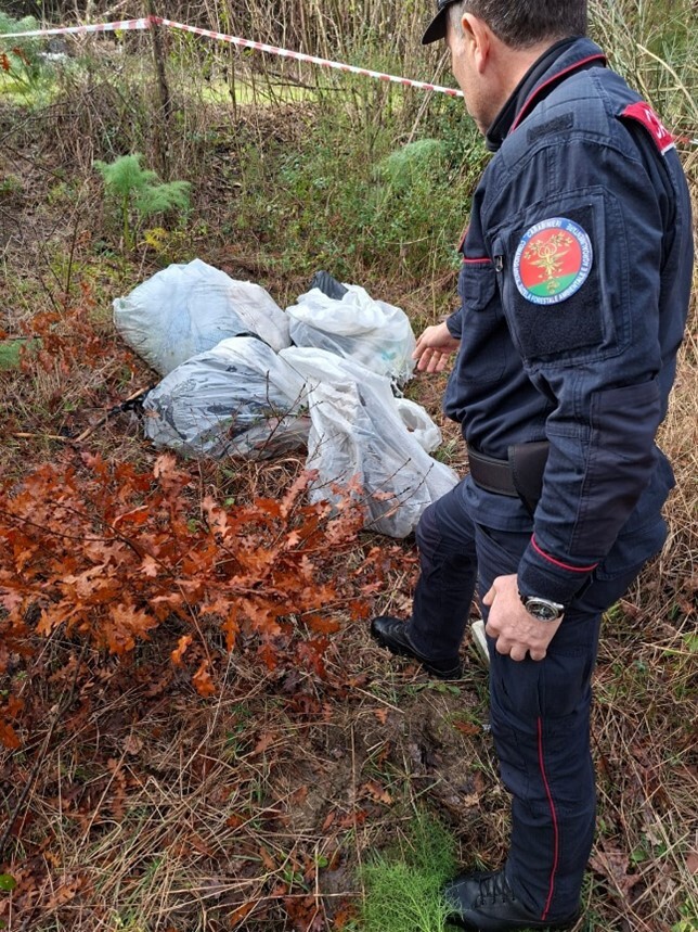 CARABINIERI FORESTALI VETRALLA RIFIUTI 1