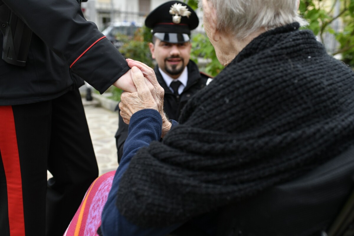 carabinieri anziani