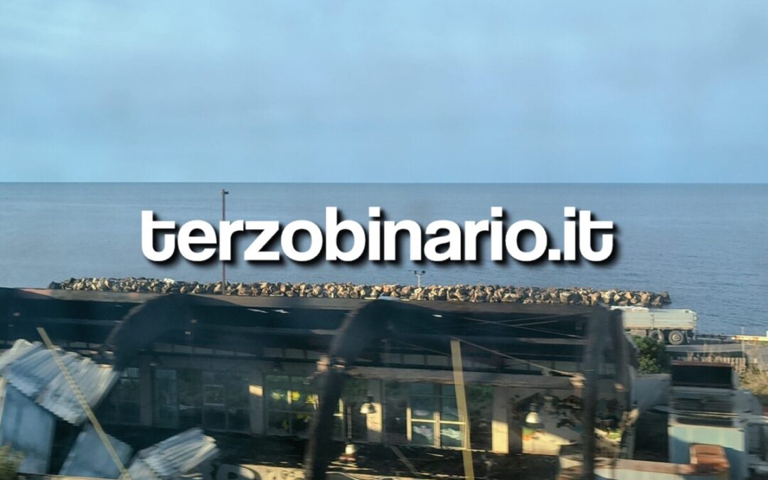 Fiamme all’ex piscina di Santa Marinella, Arpa monitora la qualità dell’aria