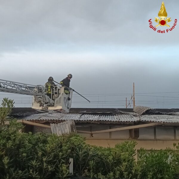 ex piscina santa marinella vvf vigili fuoco pompieri autoscala 1