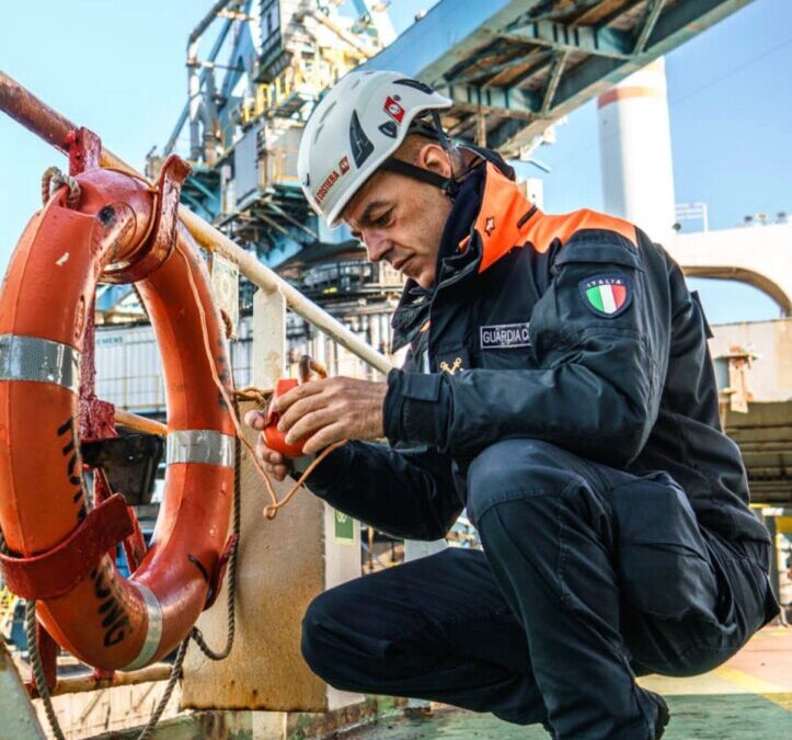 Nave Ro-Ro straniera fermata dalla giardia Costiera di Civitavecchia: irregolarità su sicurezza e ambiente