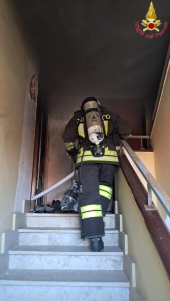 incendio via betti civitavecchia vvf vigili fuoco pompieri