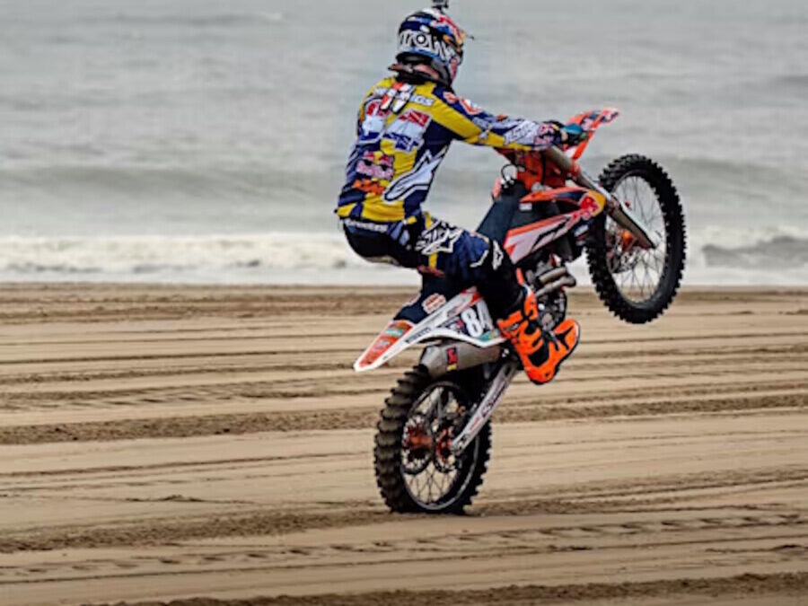 “No al motocross sulle spiagge di Maccarese”