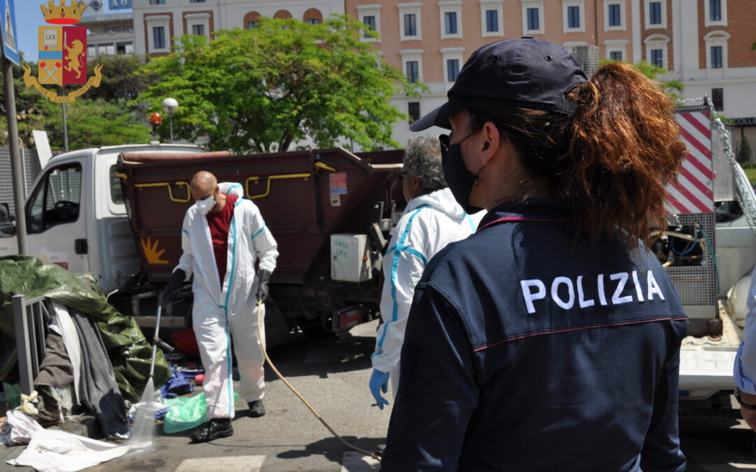 Si traveste da netturbino, ladro beccato mentre deruba un 90enne alla Cecchignola