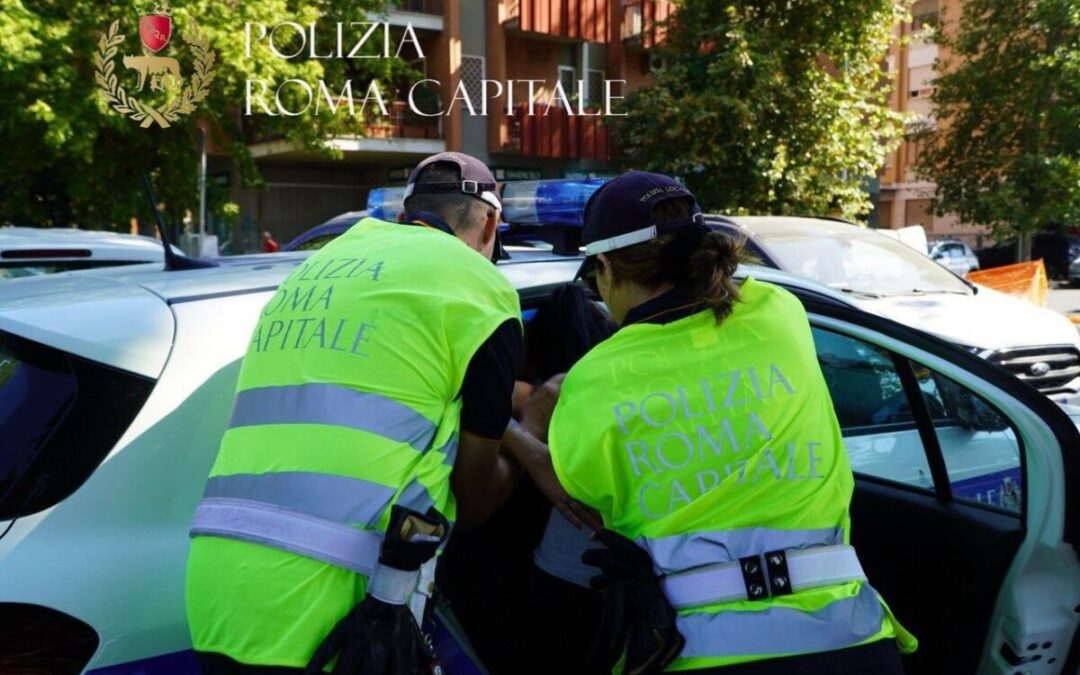 Parcheggiatore abusivo violento arrestato da Roma Capitale vicino al San Camillo